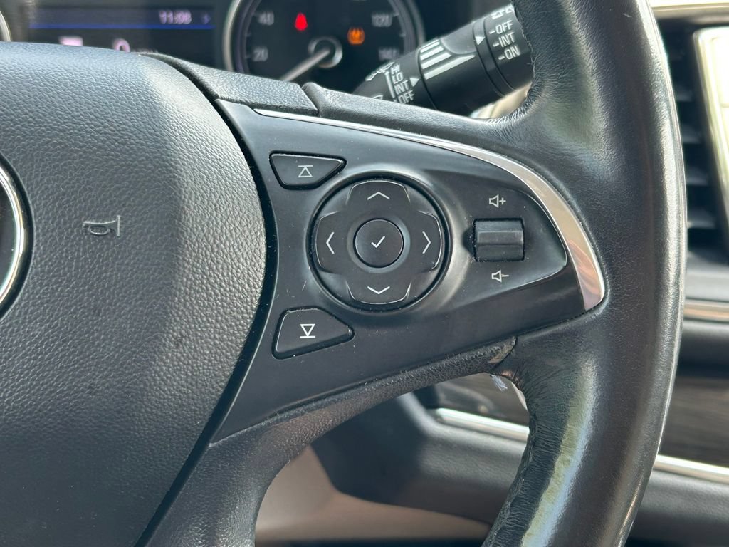 Used 2020 Buick Enclave Essence w/ Sound and Sites Package FWD image 37