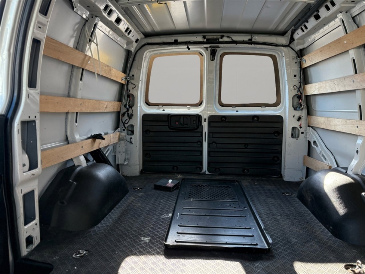 Used 2019 GMC Savana 2500 2500 135 w/ Driver Convenience Package image 29