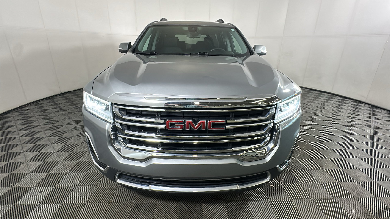 Used 2023 GMC Acadia SLE w/ Driver Convenience Package AWD/4WD image 9