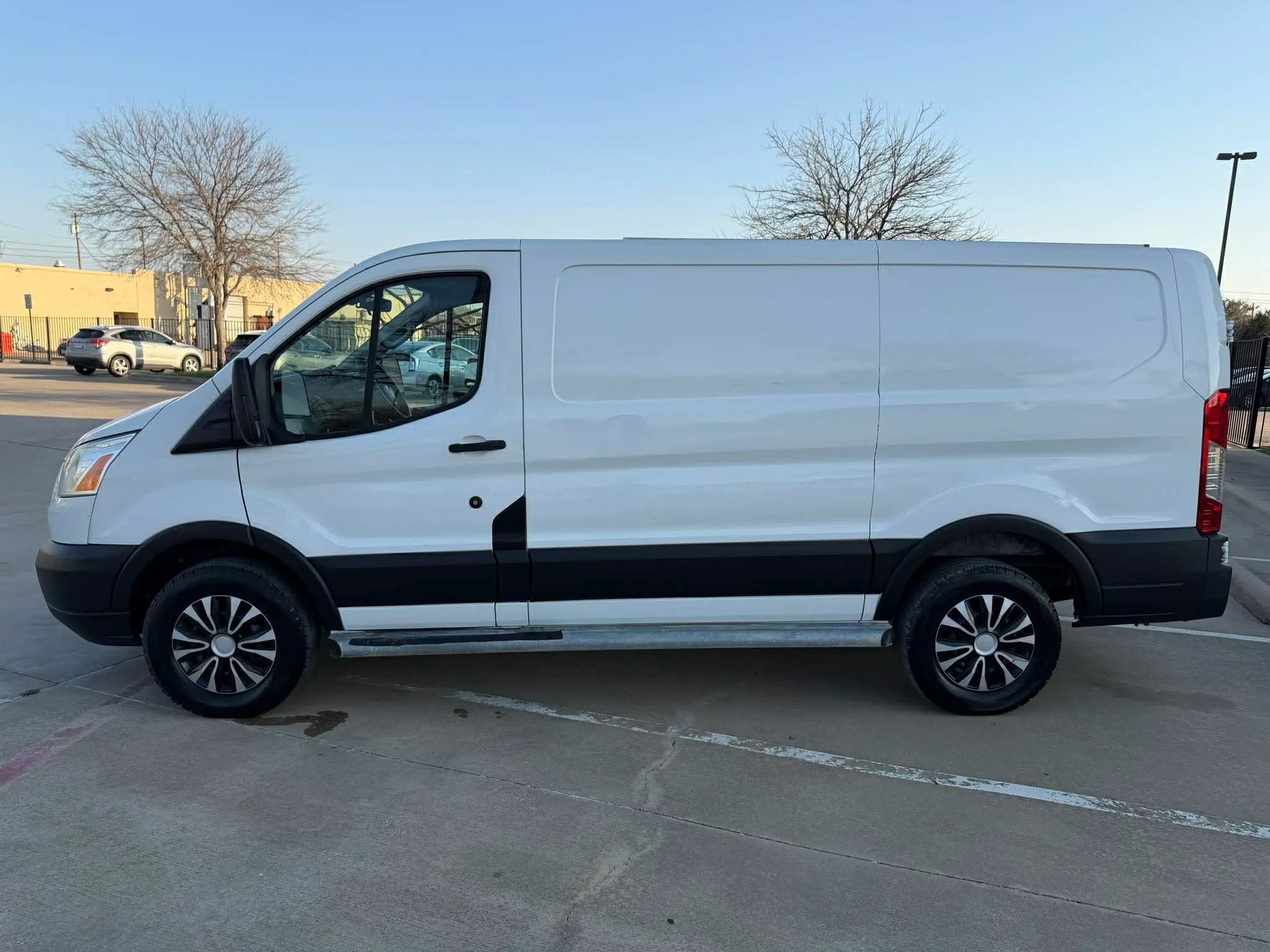 Used 2016 Ford Transit 250 130 Low Roof w/ Exterior Upgrade Package RWD image 8
