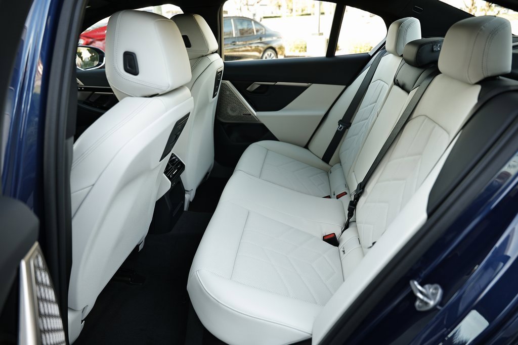 New 2026 BMW 530i w/ Premium Package image 25