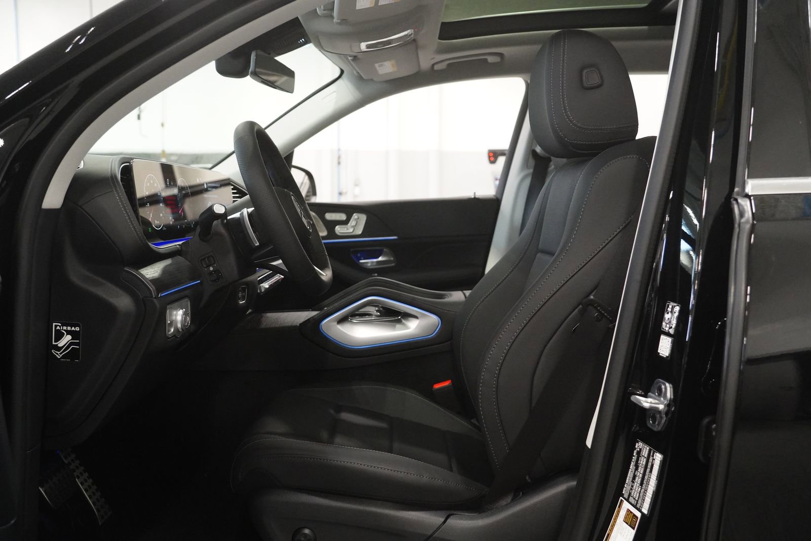 New 2026 Mercedes-Benz GLS 450 4MATIC image 2