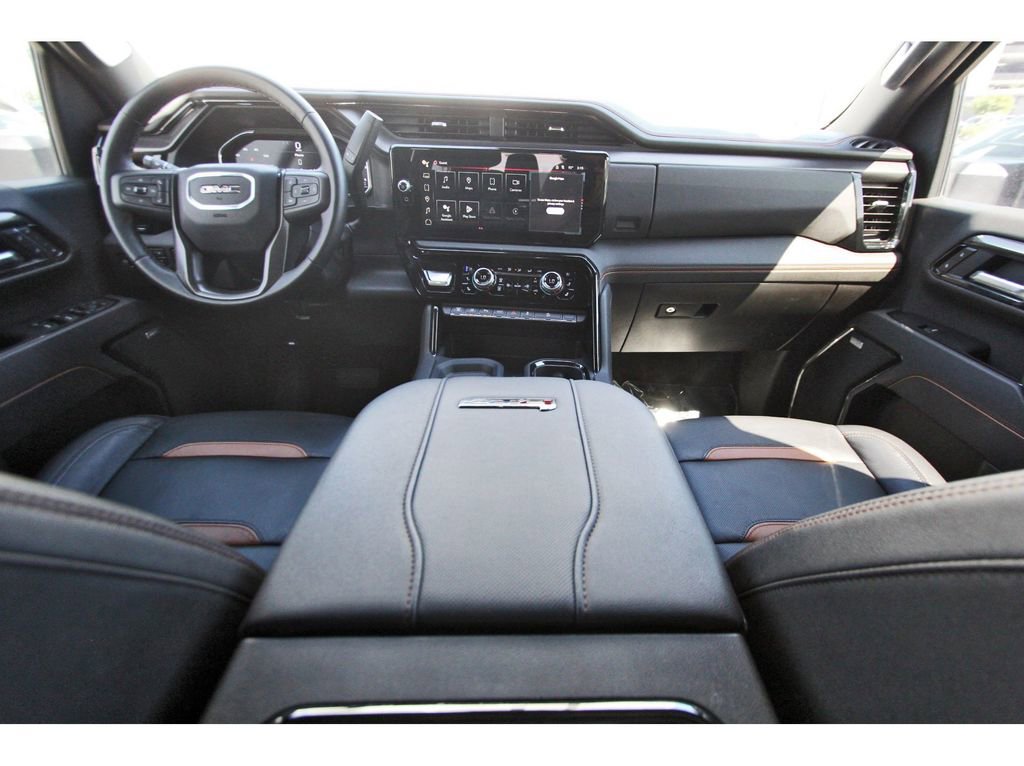 Used 2025 GMC Sierra 2500 AT4 image 7