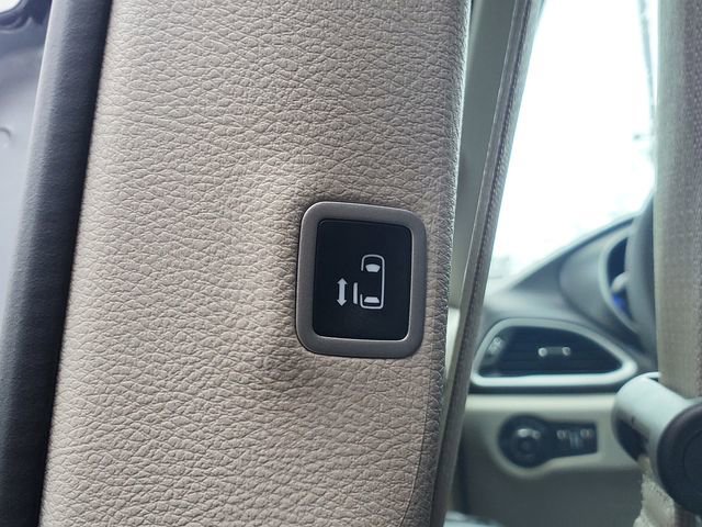 Certified 2024 Chrysler Pacifica Touring-L image 26