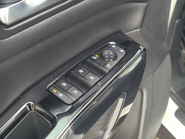 Used 2022 Nissan Pathfinder SV AWD/4WD image 12