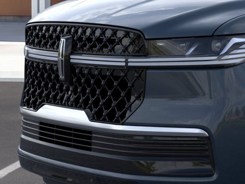 New 2026 Lincoln Navigator L Reserve w/ Jet Appearance Package AWD/4WD image 17