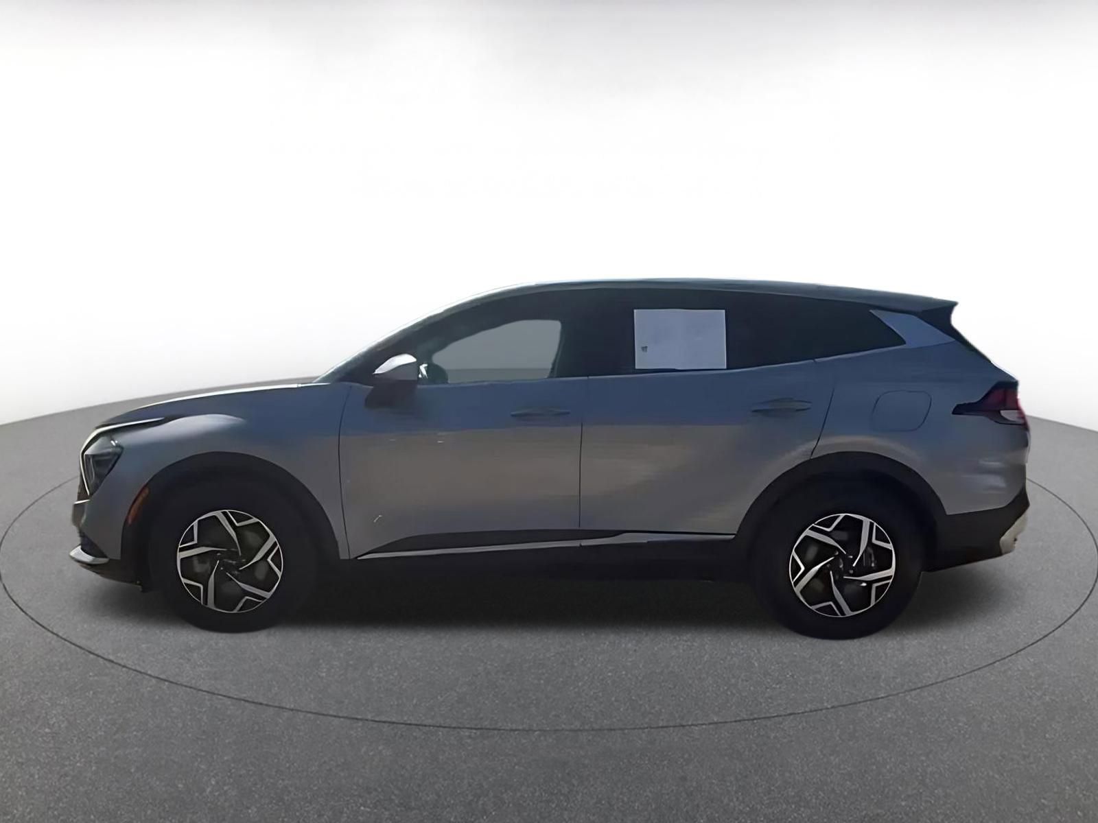 Used 2025 Kia Sportage LX FWD image 10