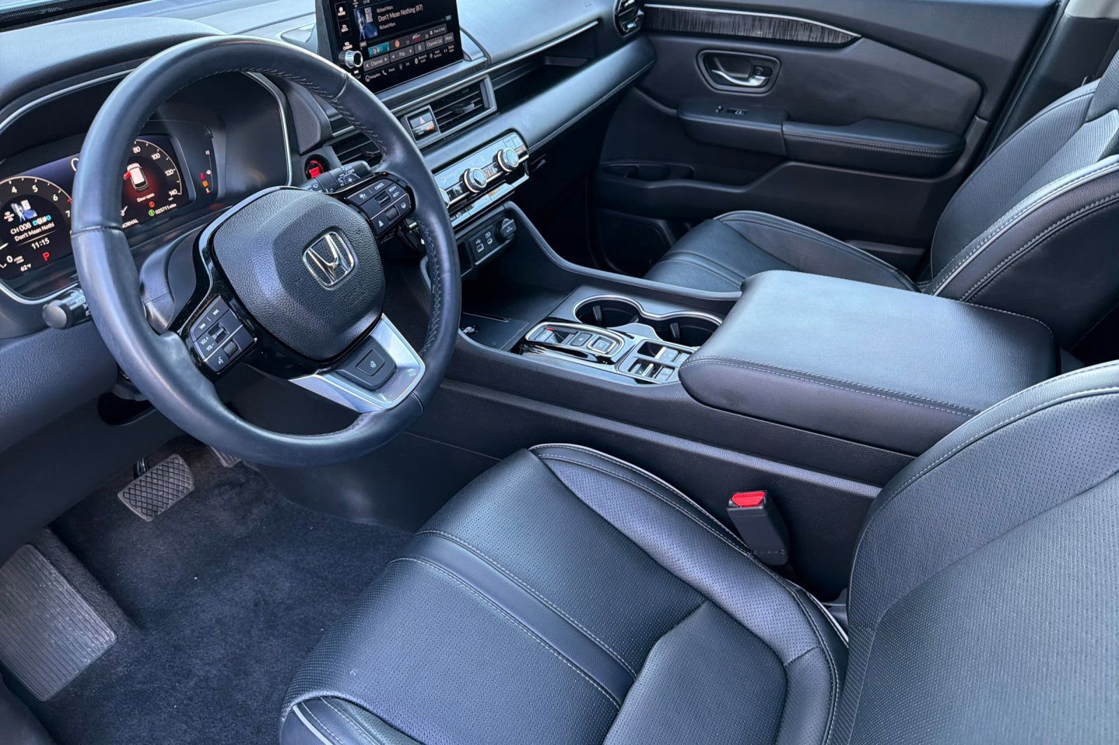 Used 2023 Honda Pilot Elite image 11