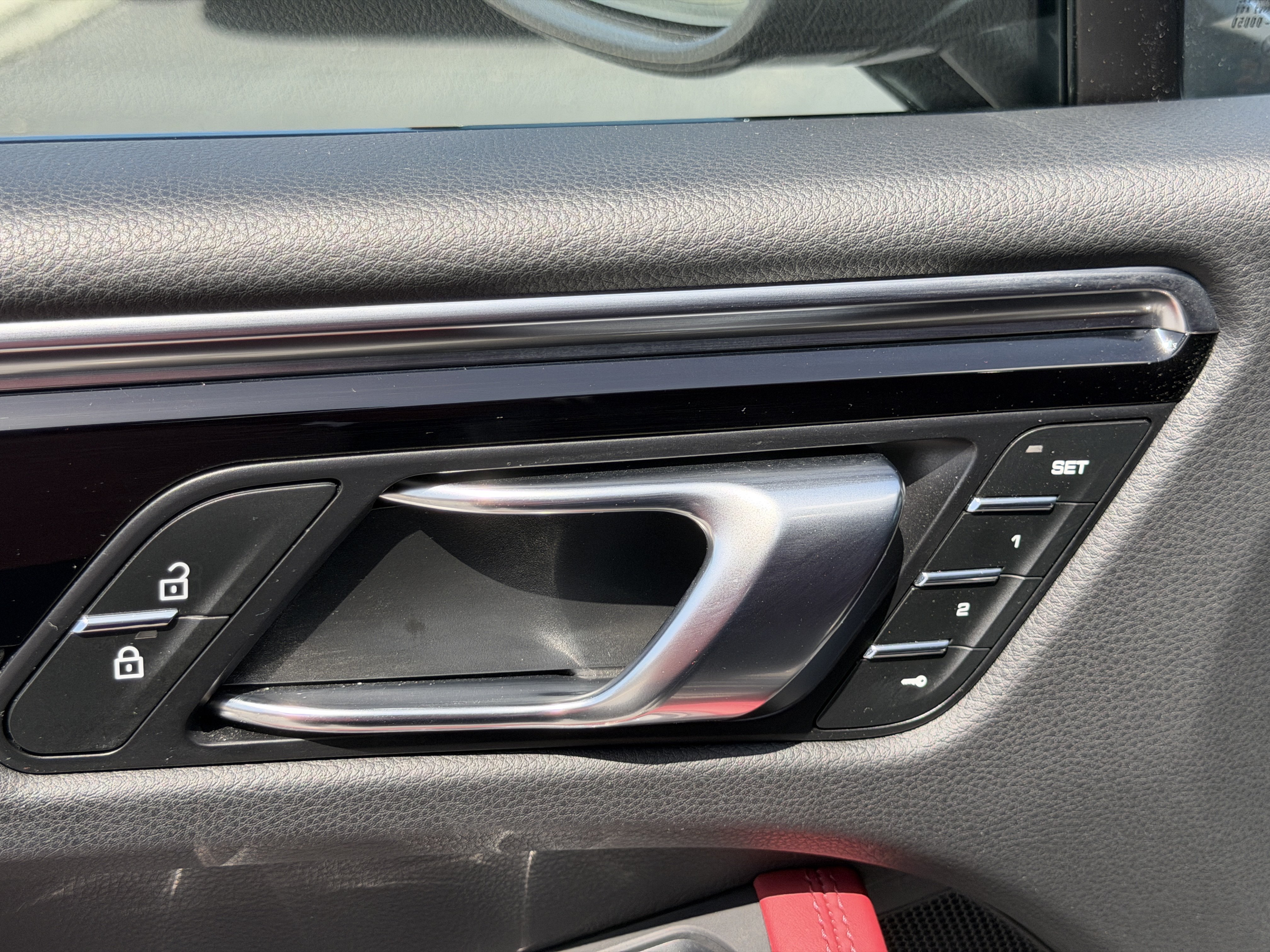 Certified 2023 Porsche Macan Turbo AWD/4WD image 21