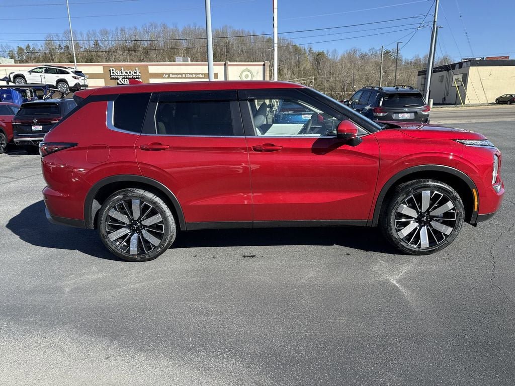 New 2025 Mitsubishi Outlander SE image 4