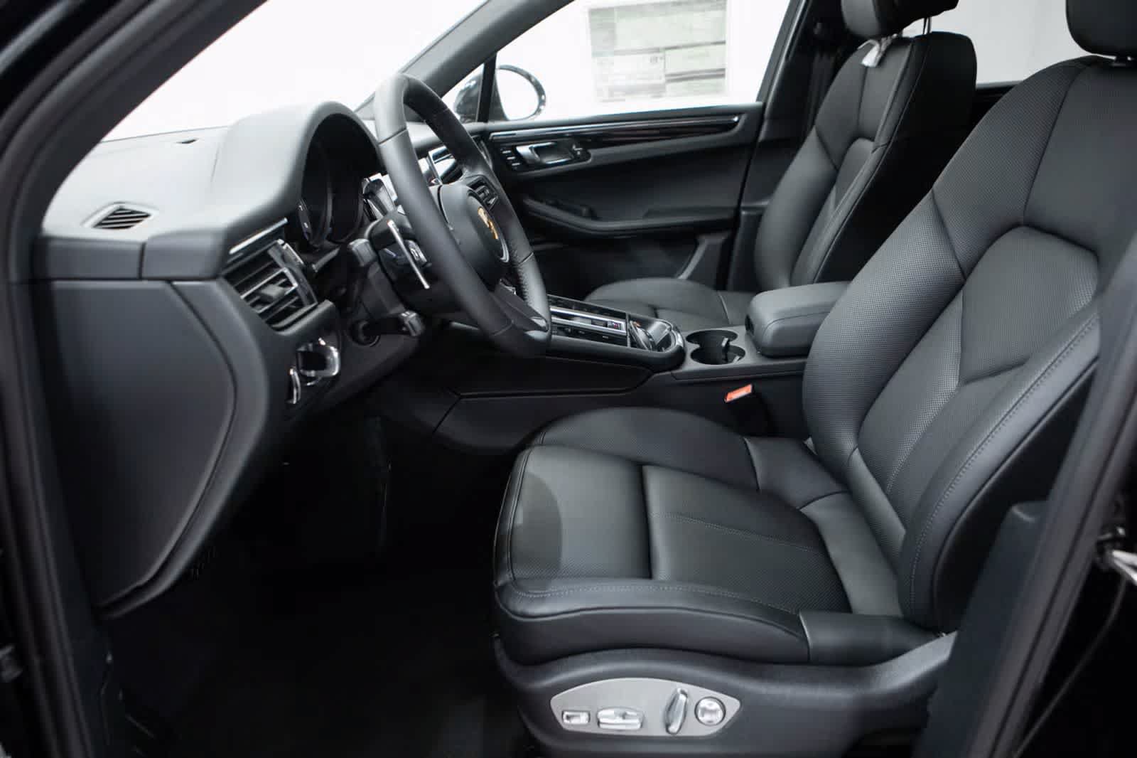 Certified 2026 Porsche Macan S AWD/4WD image 22