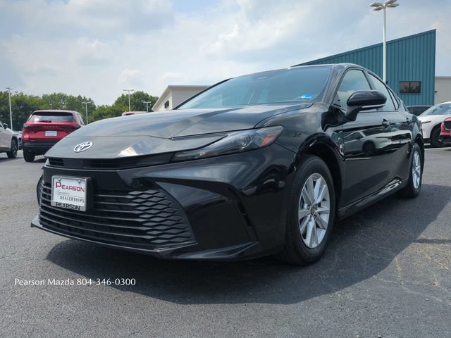 Used 2025 Toyota Camry LE FWD image 9