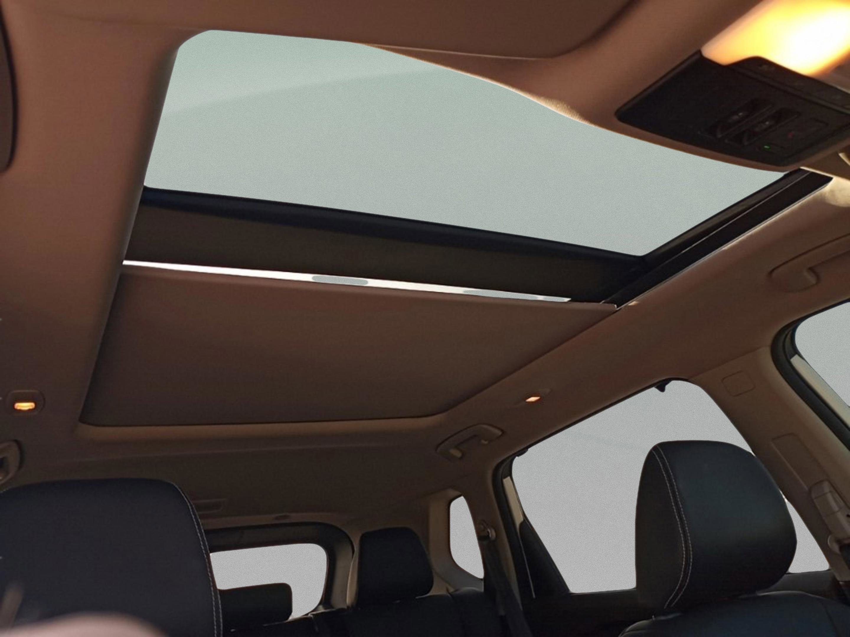 Used 2021 Nissan Rogue SL w/ Premium Package image 32