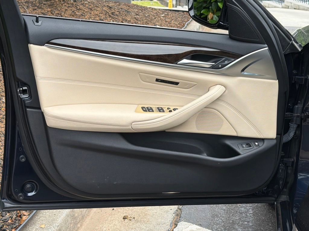 Used 2019 BMW 530e w/ Convenience Package RWD image 29