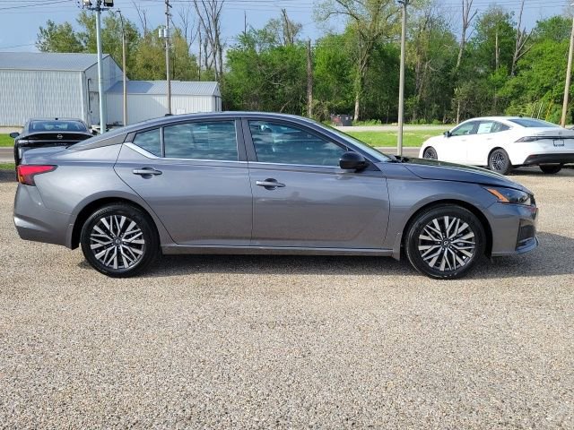 New 2026 Nissan Altima 2.5 SV FWD image 2