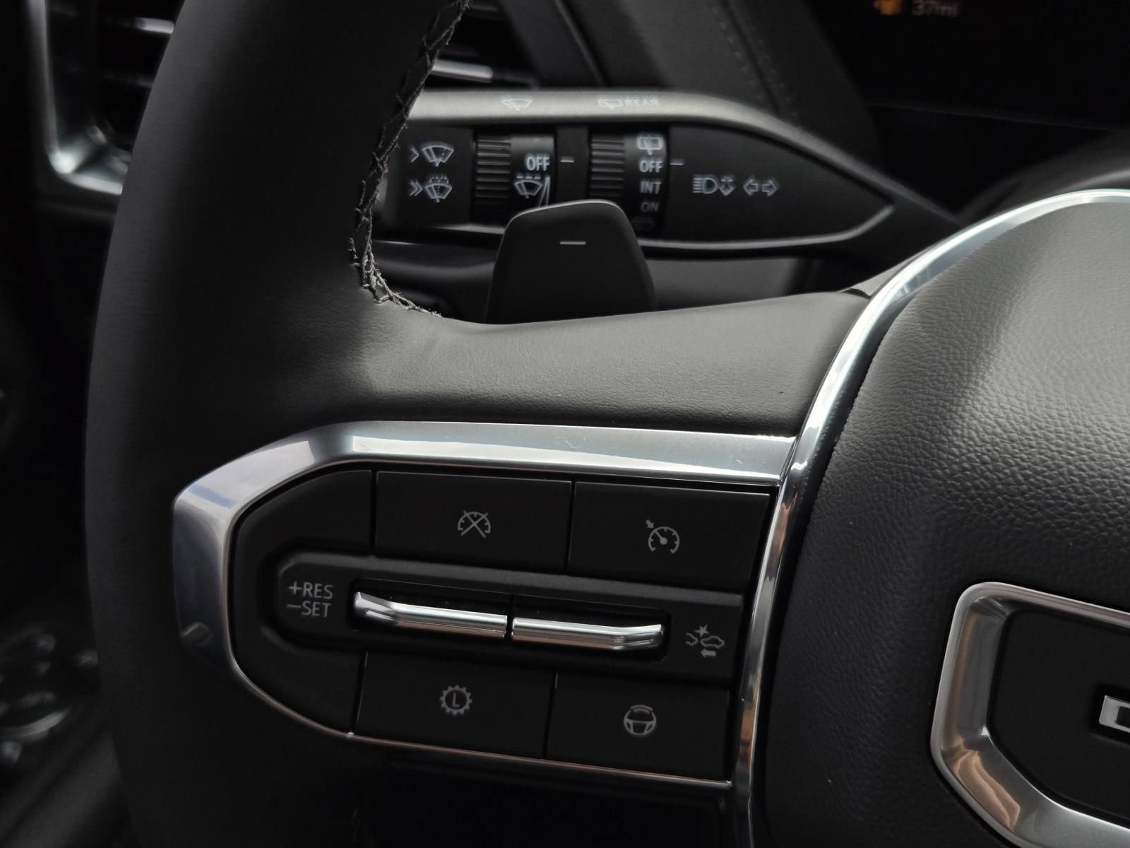 New 2026 GMC Yukon XL Denali w/ Denali Reserve Package RWD image 15