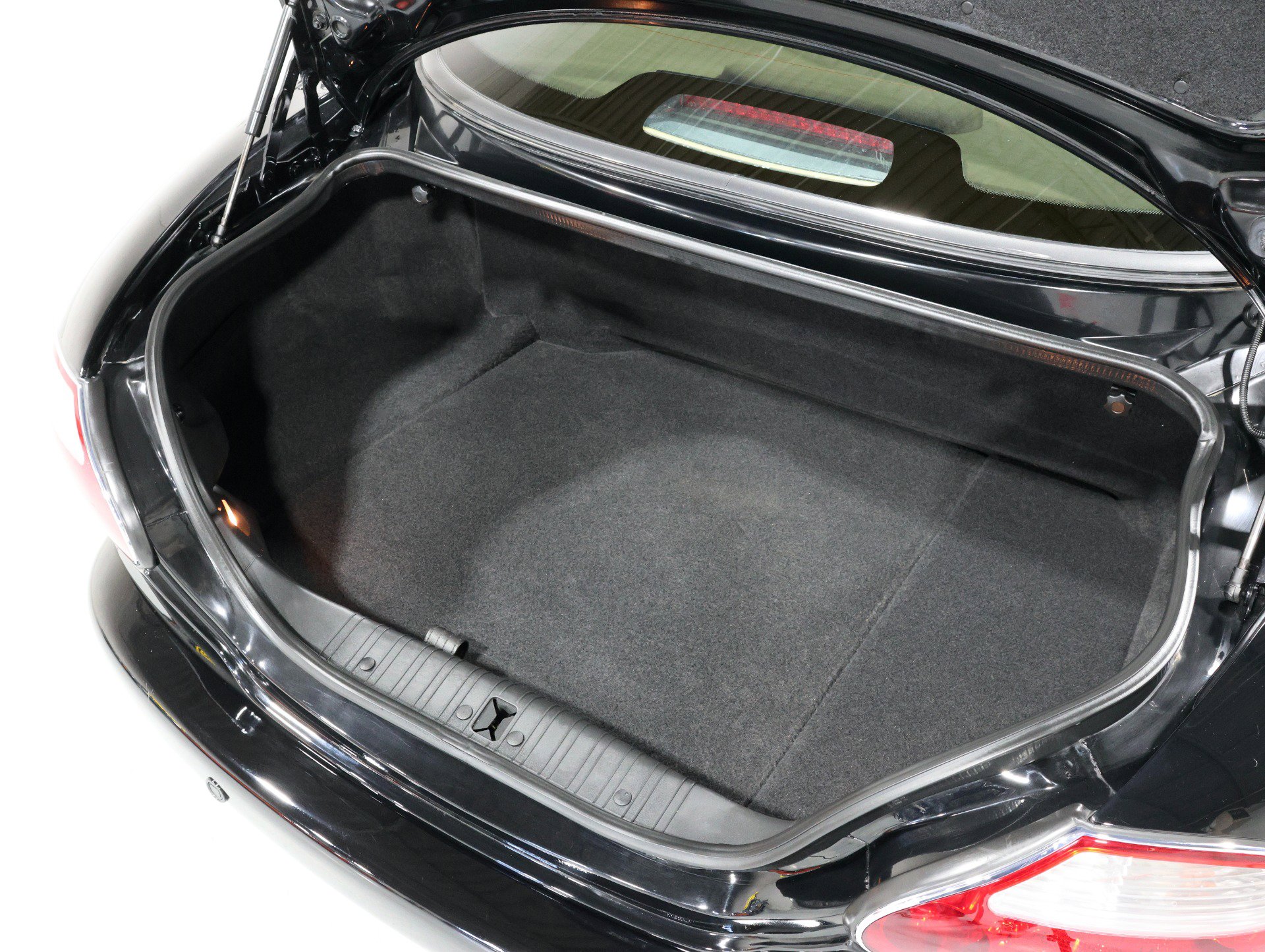 Used 2002 Jaguar XK8 Coupe image 24