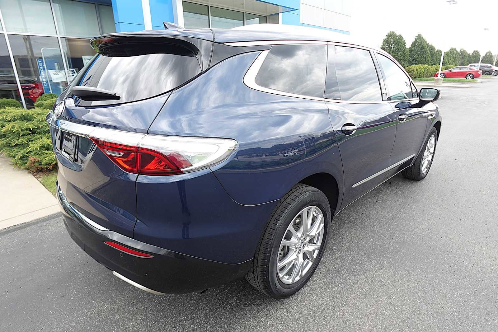 Used 2023 Buick Enclave Essence w/ Experience Buick Package image 3