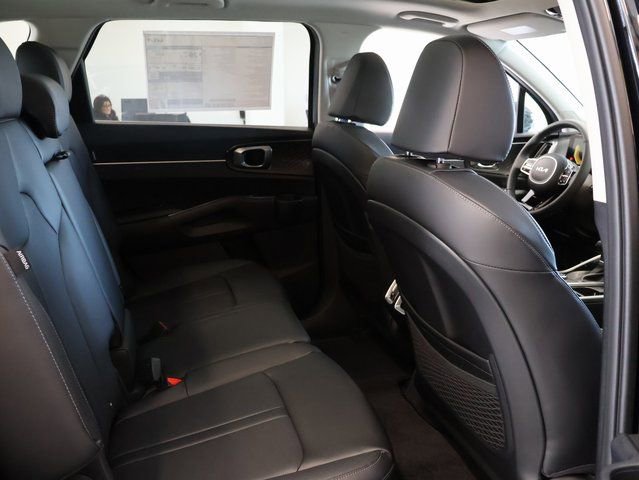 New 2025 Kia Sorento S w/ Panoramic Sunroof Package FWD image 9