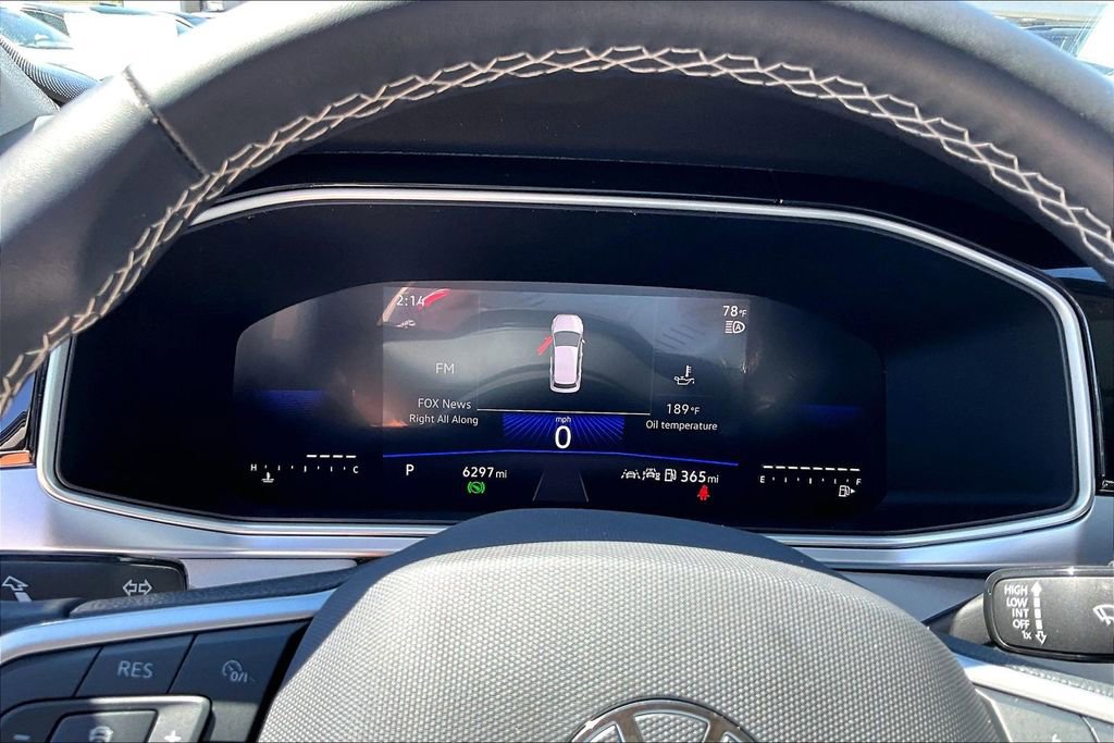 Certified 2025 Volkswagen Taos SE w/ Panoramic Sunroof Package image 26