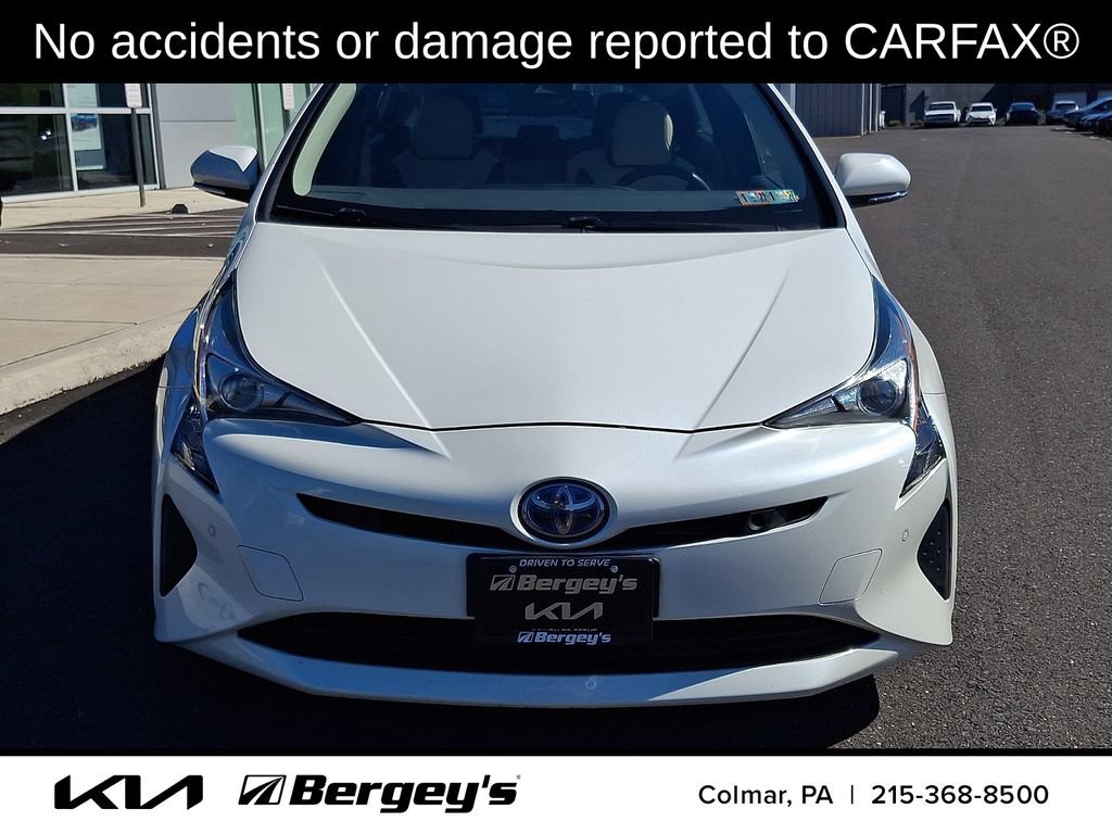 Used 2017 Toyota Prius Four FWD image 2