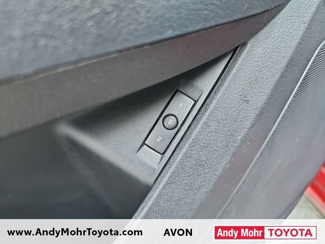 Used 2009 Chrysler 300 C w/ Luxury Group II image 12