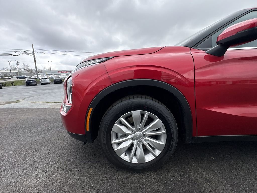 New 2026 Mitsubishi Outlander ES image 17