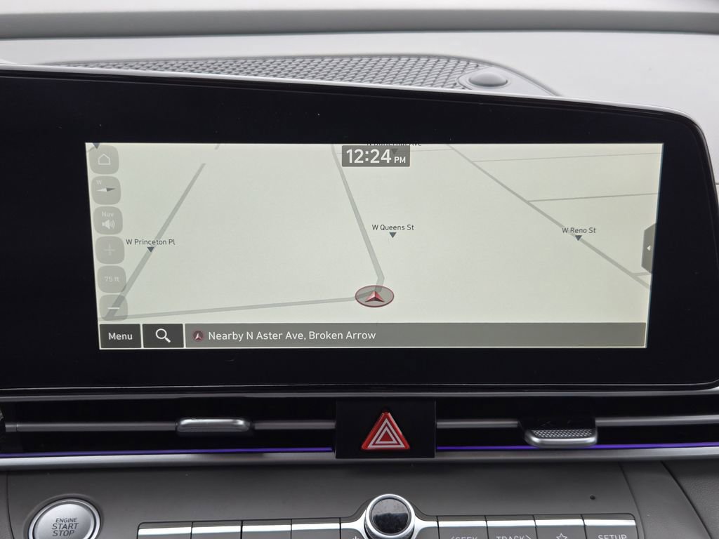 Used 2024 Hyundai Elantra SEL image 21