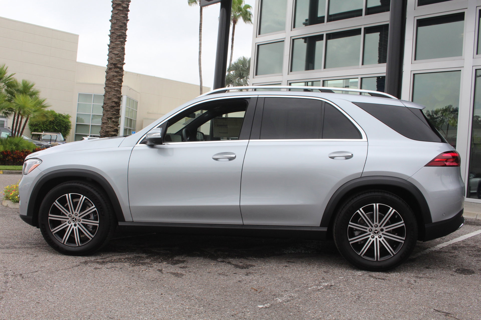 New 2025 Mercedes-Benz GLE 350 4MATIC image 3