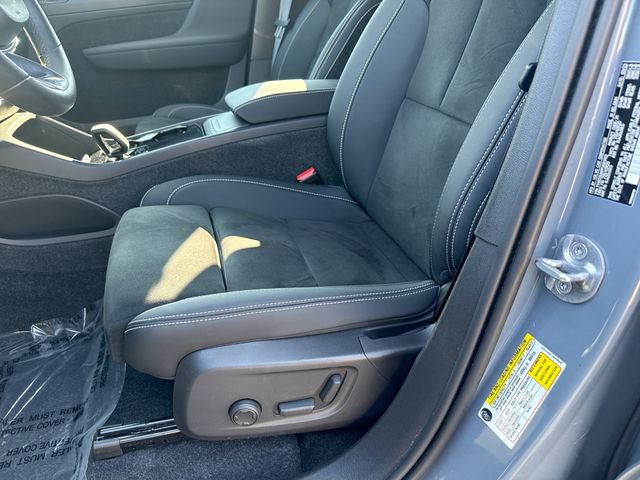 Certified 2023 Volvo XC40 Recharge Ultimate w/ Protection Package Premier AWD/4WD image 17