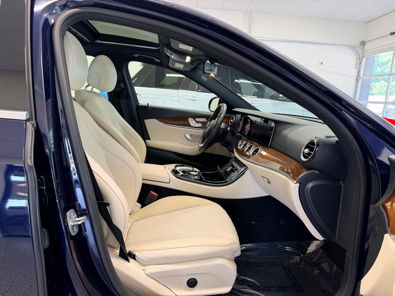 Used 2018 Mercedes-Benz E 300 image 23