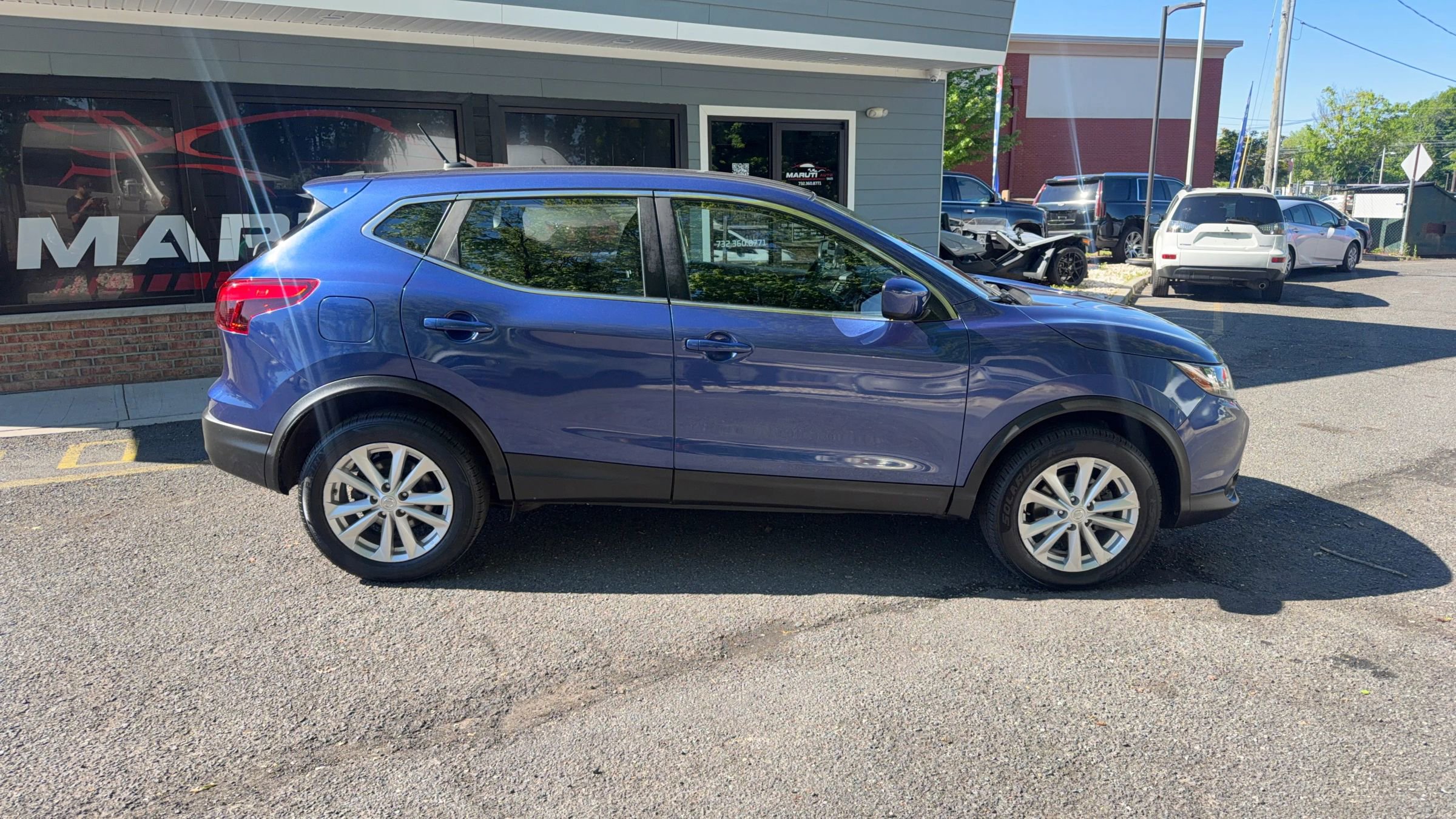 Used 2018 Nissan Rogue Sport S w/ S Appearance Package AWD/4WD image 4