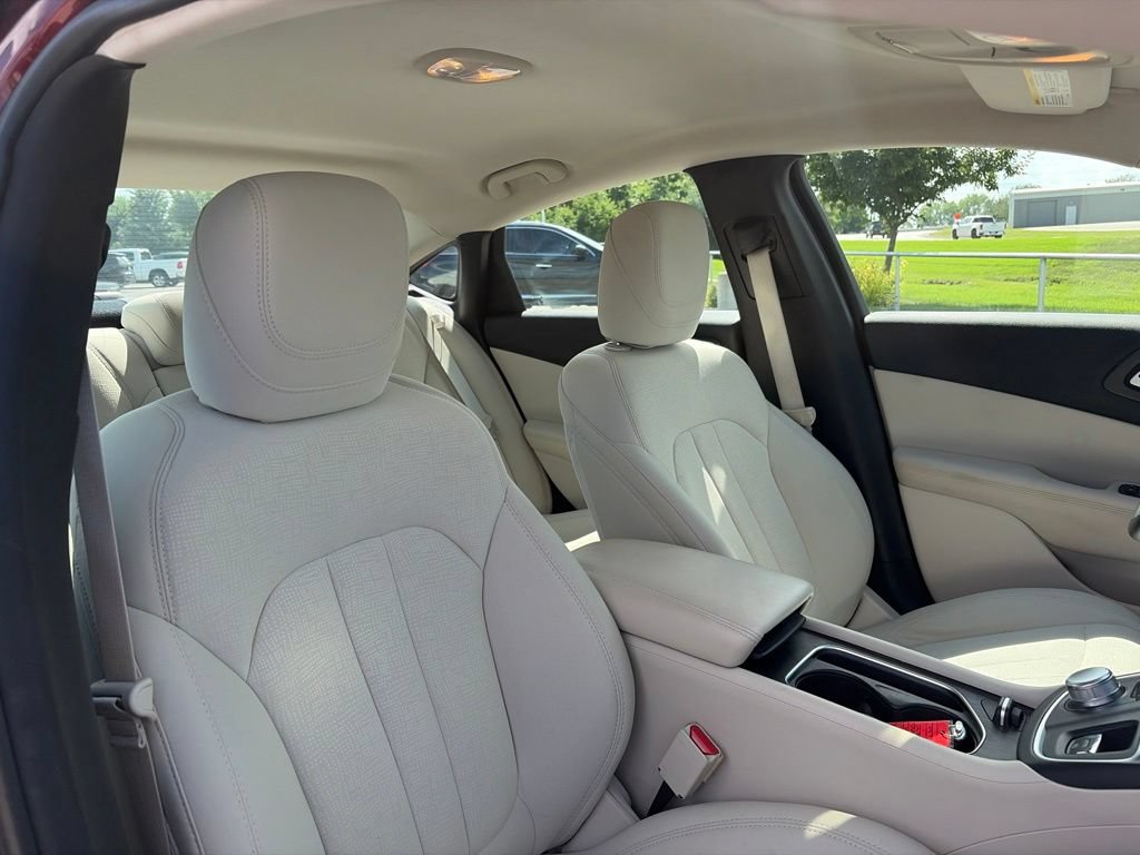 Used 2015 Chrysler 200 Limited w/ Convenience Group FWD image 26
