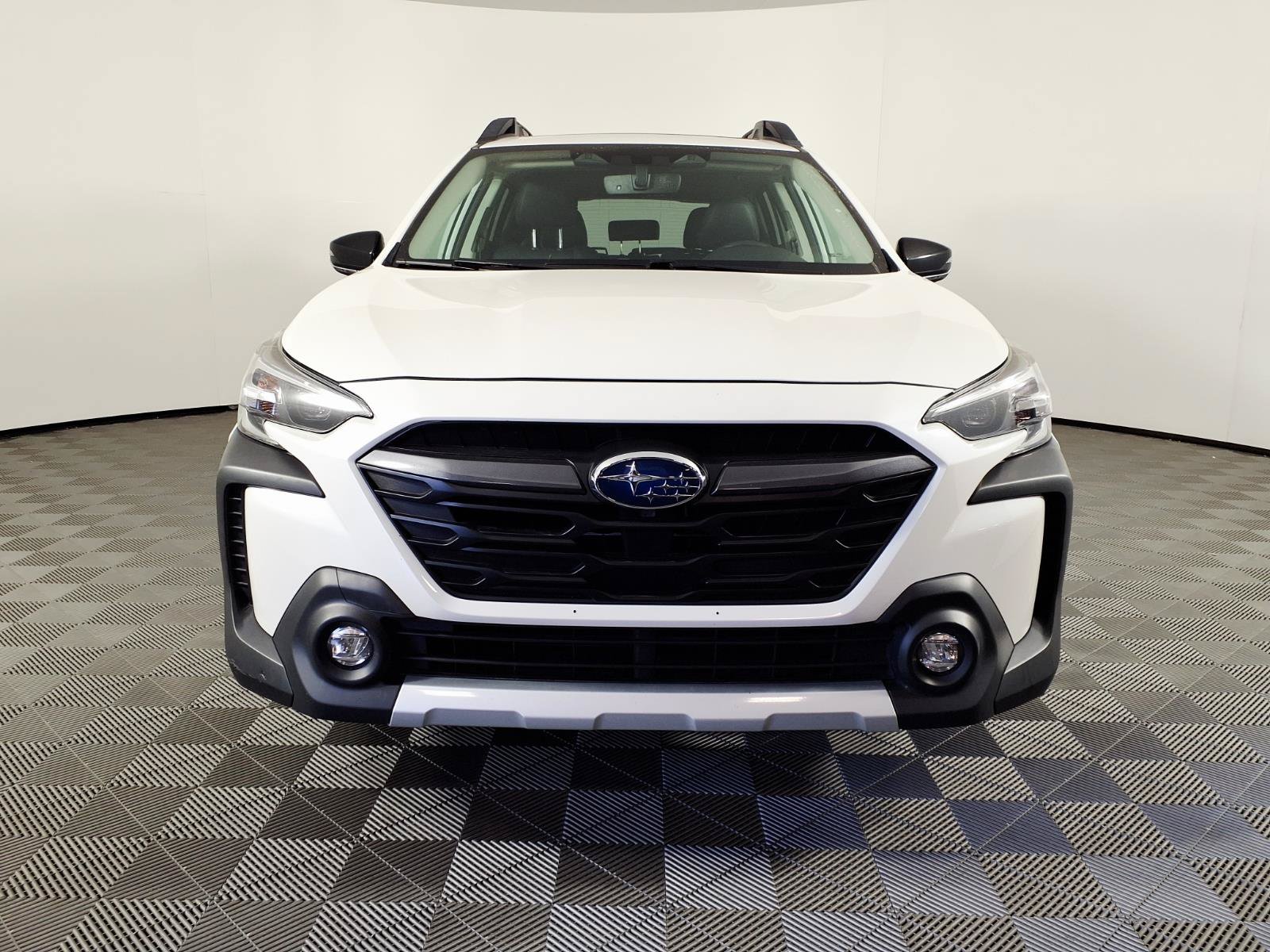Used 2023 Subaru Outback Limited AWD/4WD image 2
