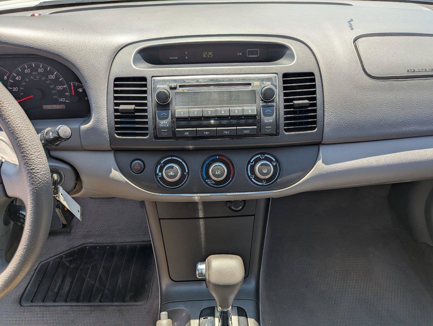 Used 2006 Toyota Camry LE FWD image 16