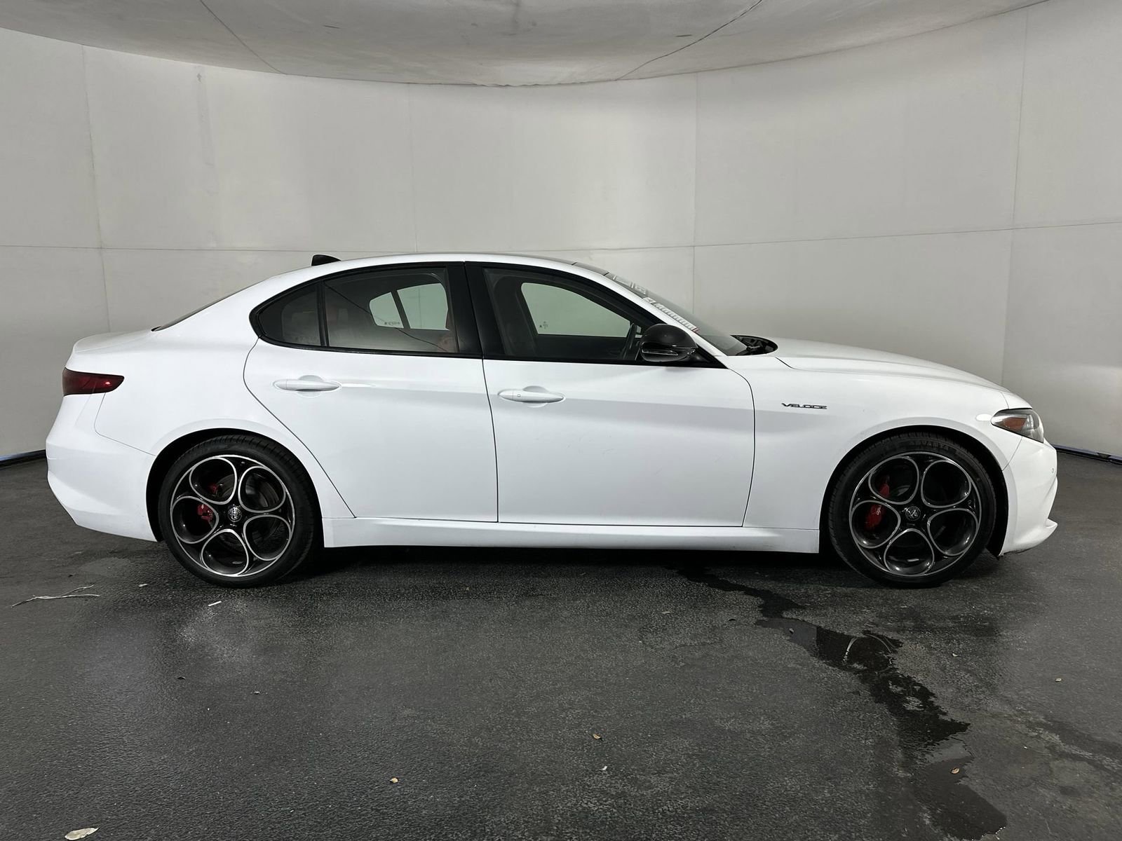 Used 2023 Alfa Romeo Giulia Veloce image 13