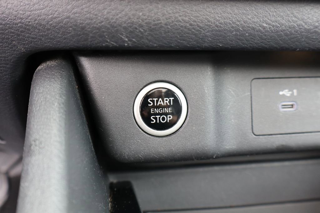 Used 2021 Nissan Rogue SV w/ Premium Package AWD/4WD image 19