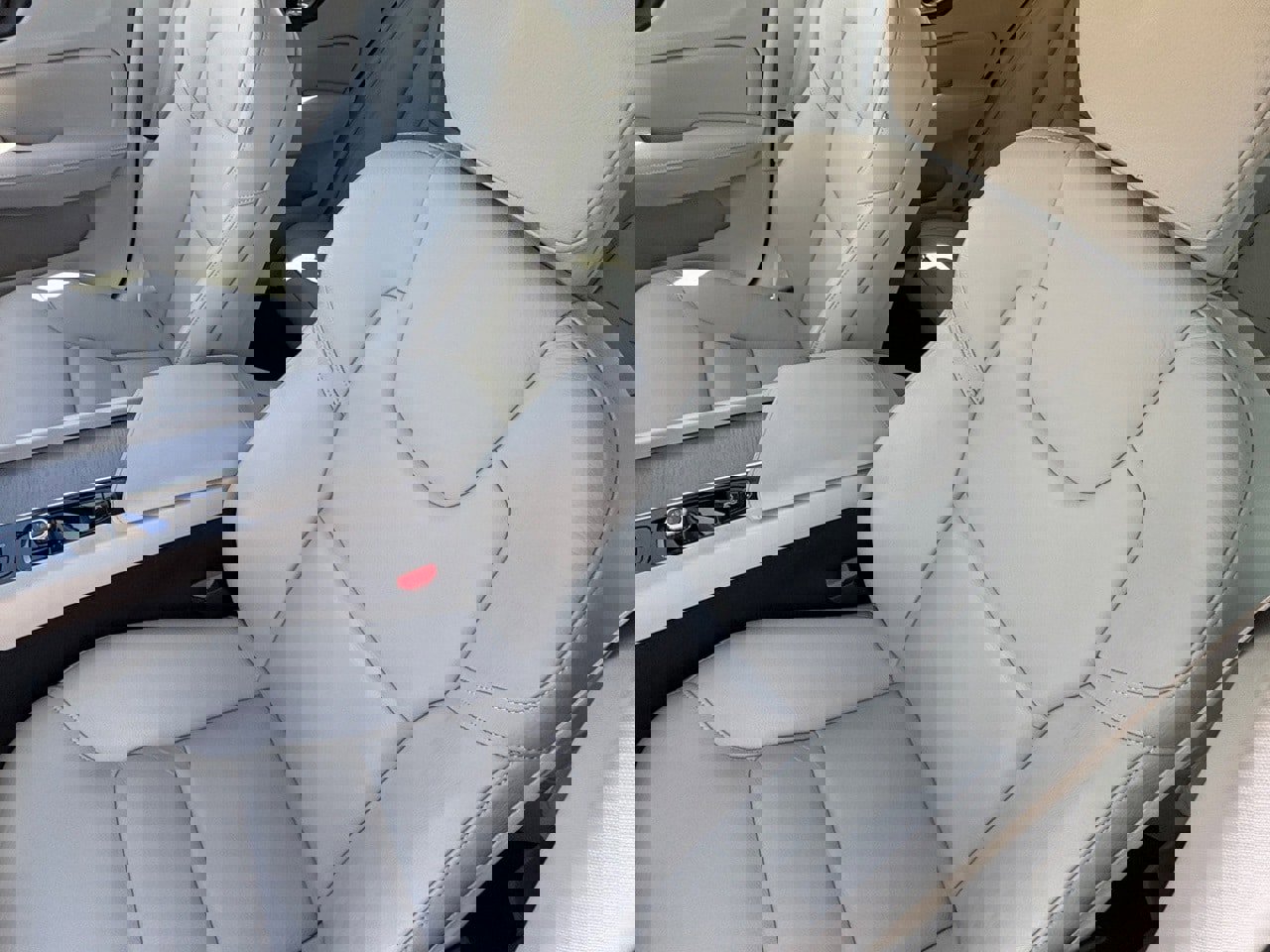 Certified 2023 Volvo S60 B5 Plus image 27