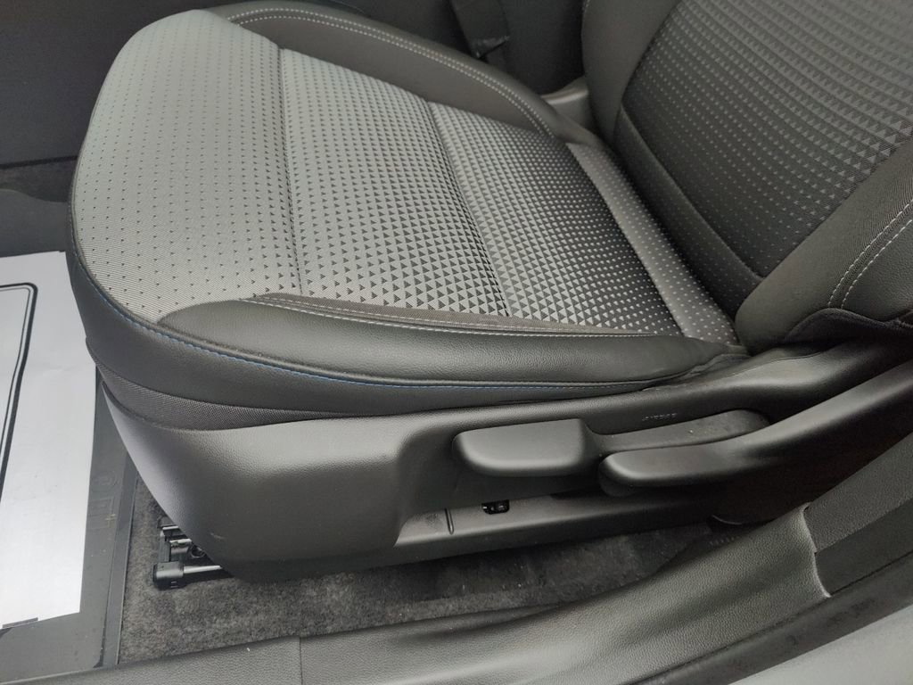 New 2025 Chevrolet Trax LT image 28