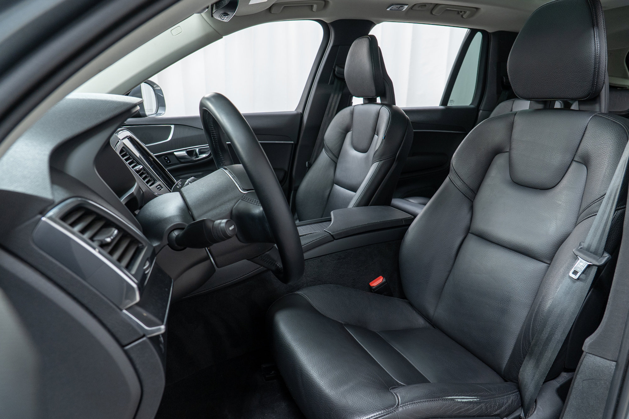 Used 2020 Volvo XC90 T6 Momentum image 13