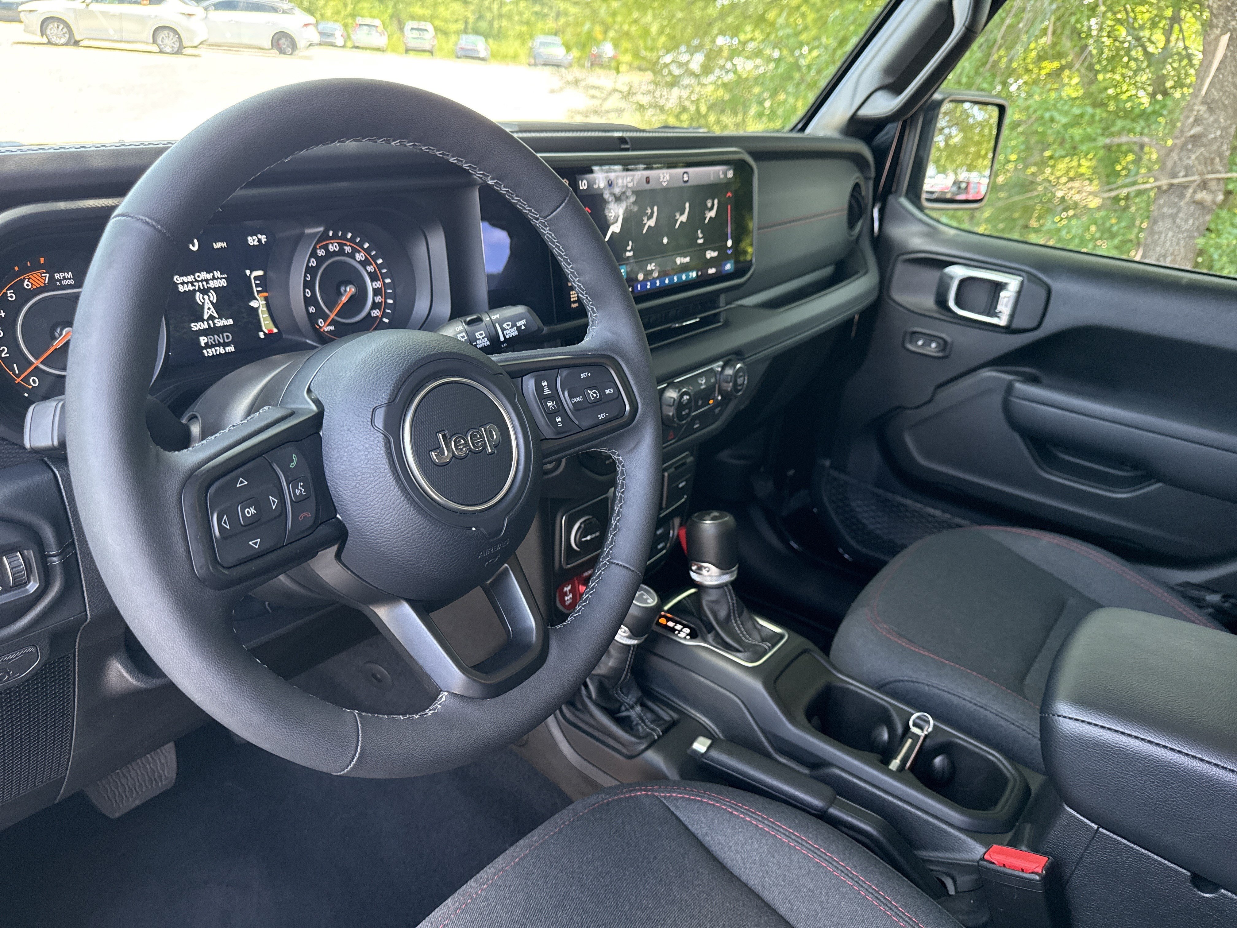 Used 2026 Jeep Wrangler Unlimited Rubicon AWD/4WD image 23