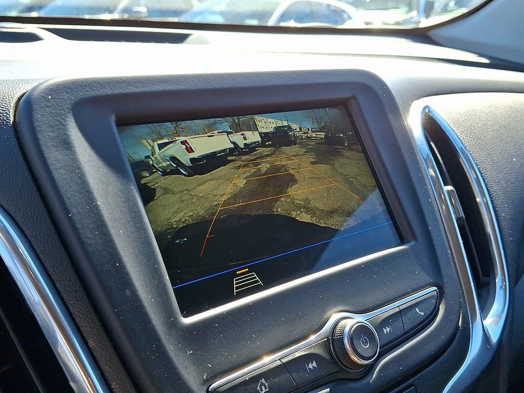 Used 2019 Chevrolet Equinox LT image 18