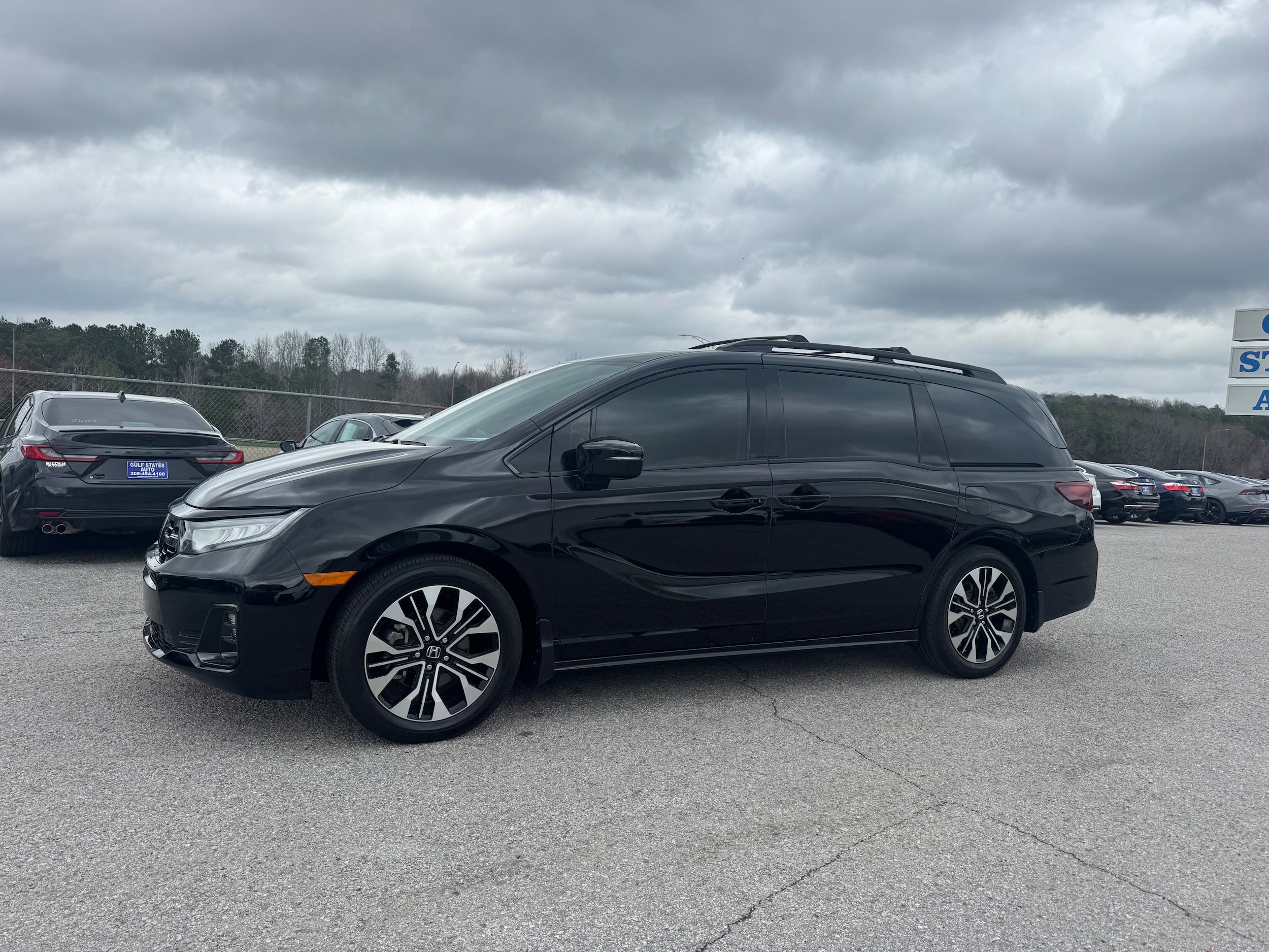 Used 2025 Honda Odyssey Elite image 1