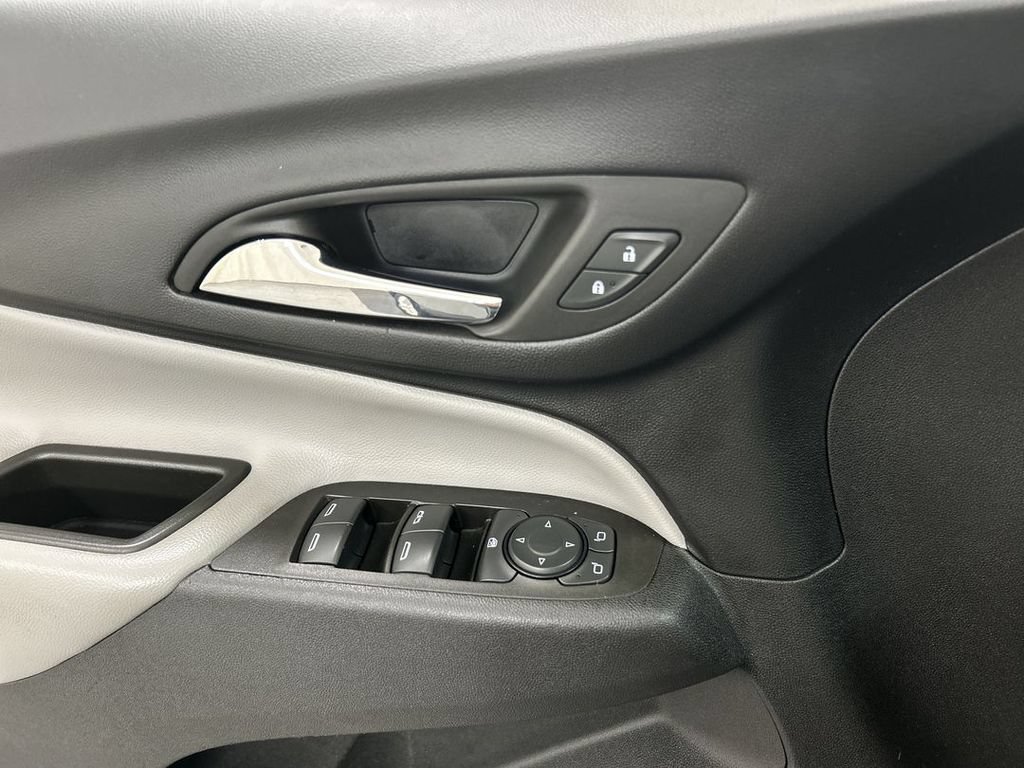 Used 2023 Chevrolet Equinox LS AWD/4WD image 11