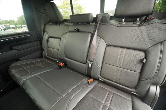 Used 2024 Chevrolet Silverado 2500 High Country w/ Technology Package AWD/4WD image 29
