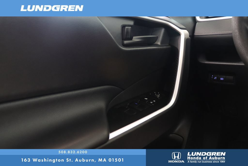 Used 2019 Toyota RAV4 LE w/ All Weather Liner Package AWD/4WD image 25