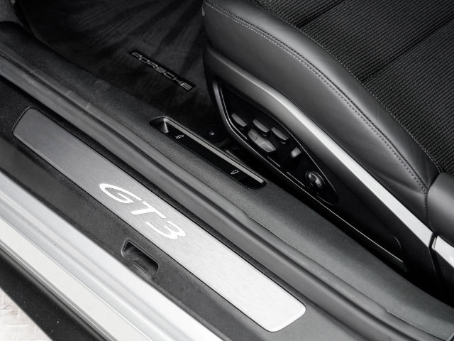 Certified 2024 Porsche 911 GT3 RWD image 9