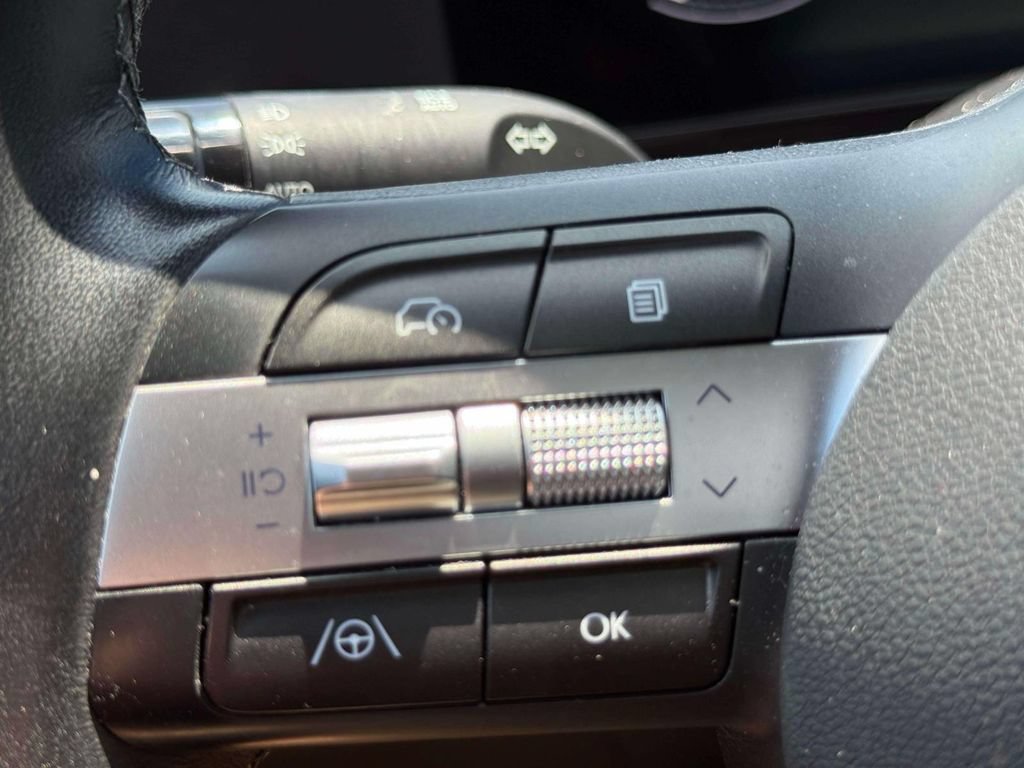 Used 2025 Hyundai Kona SEL FWD image 20