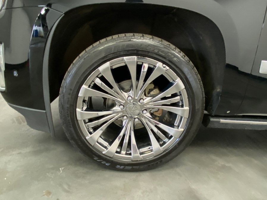 Used 2017 Cadillac Escalade Platinum AWD/4WD image 19