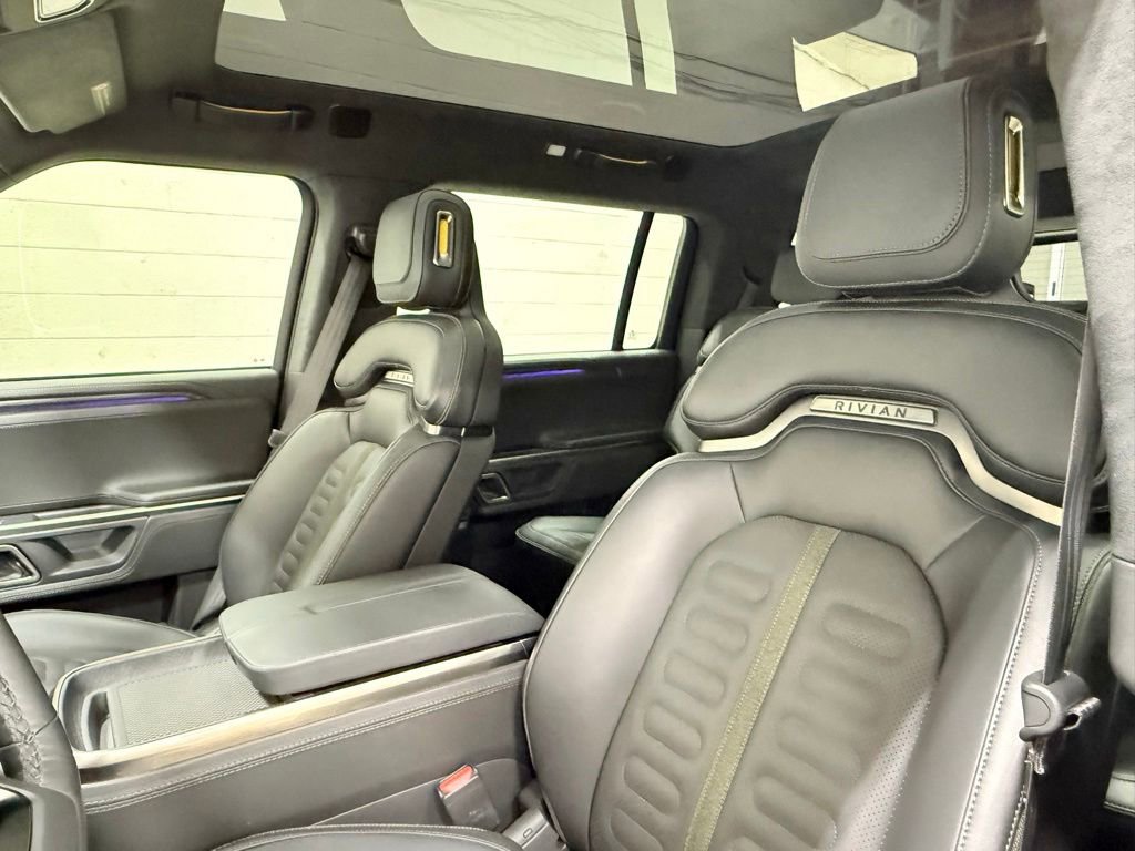 Used 2024 Rivian R1S Adventure AWD/4WD image 30